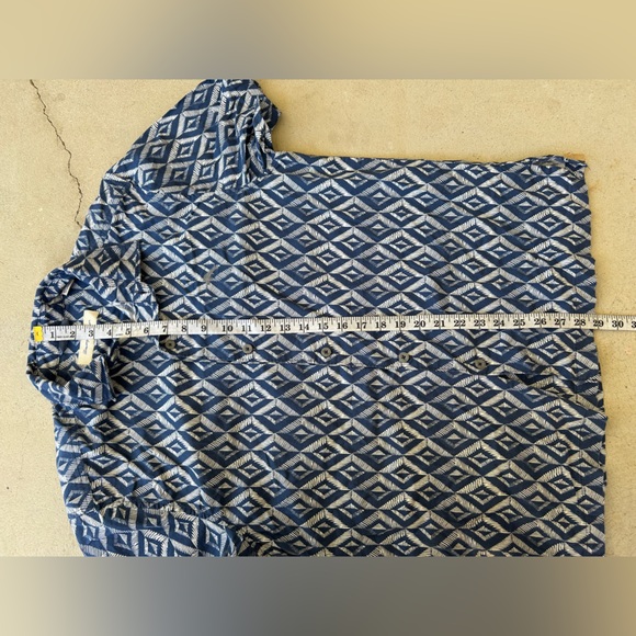 Tommy Bahama Men's Blue Patterned Button Down Short Sleeve Shirt Size Medium - Picture 4 of 6